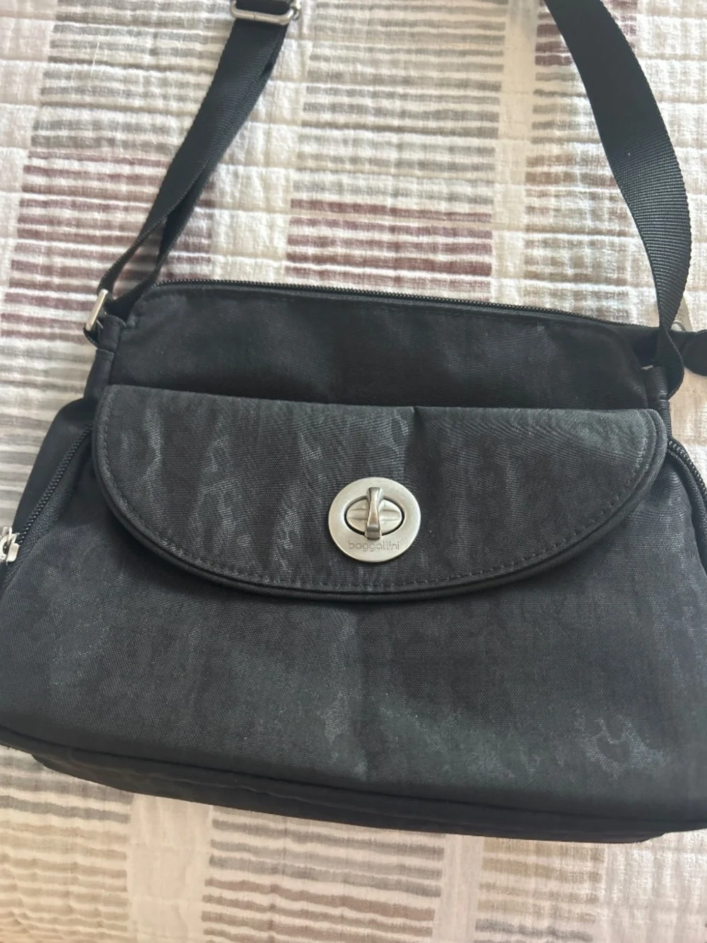 Baggalini crossbody - Picture 2 of 6